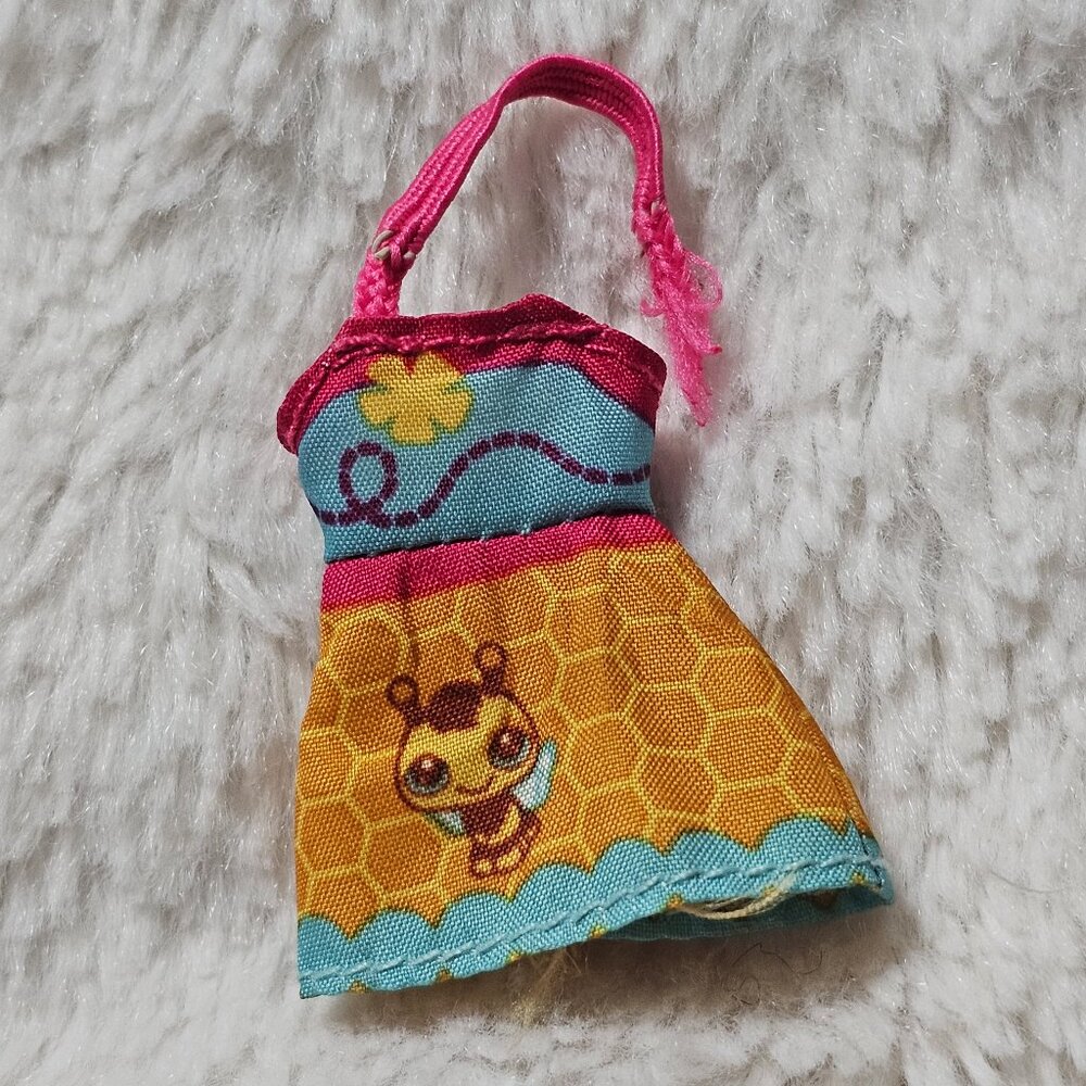 Blythe Loves Littlest Pet Shop Fashion Treats Boutique Bee Doll Dress